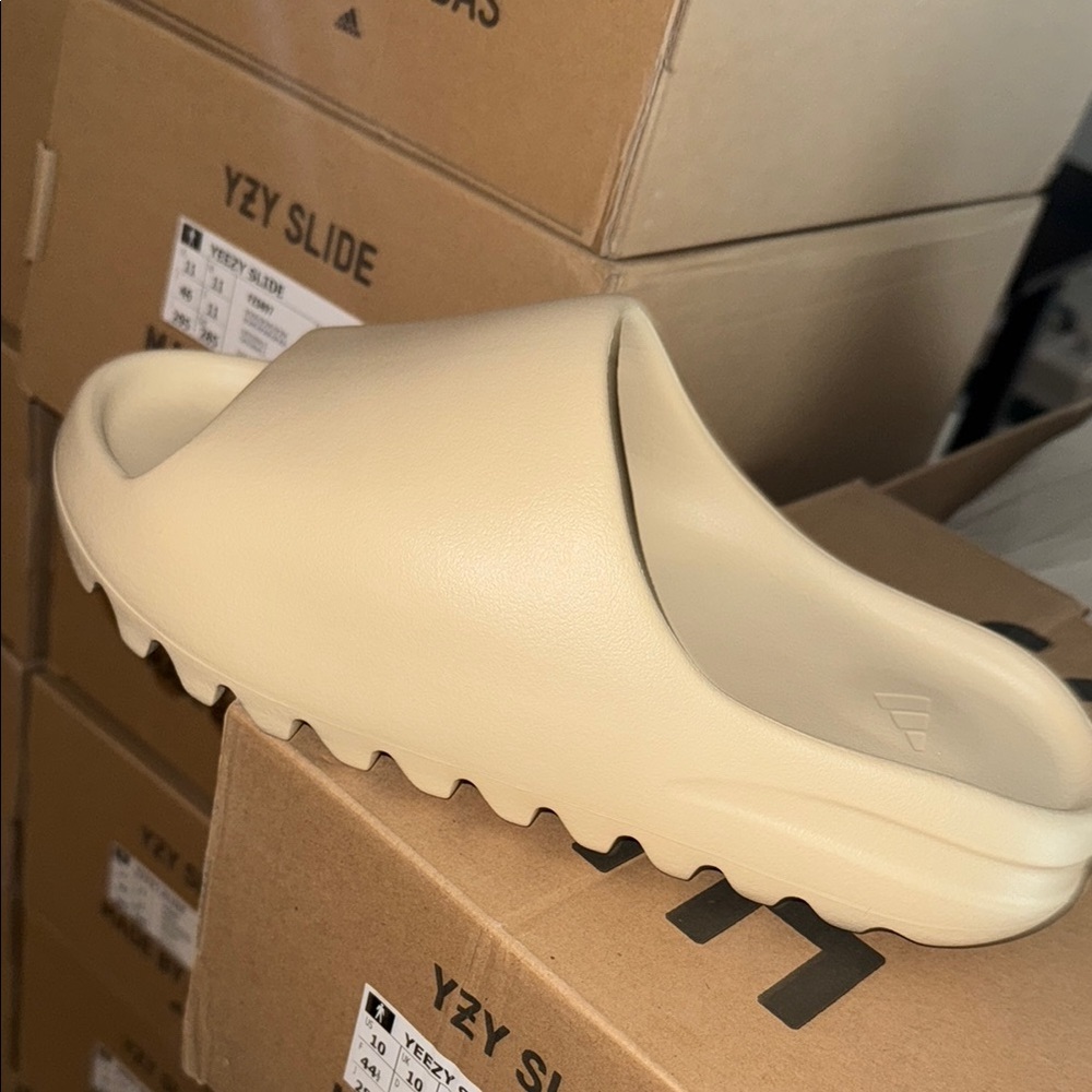 Adidas Yeezy Slide ( Bone )